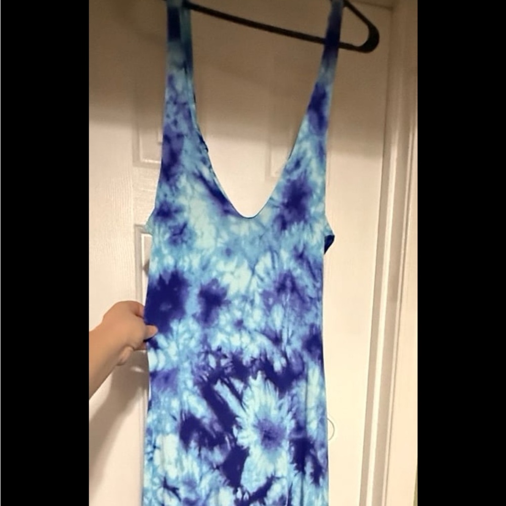 Elegant Blue Tie-Dye Maxi Dress